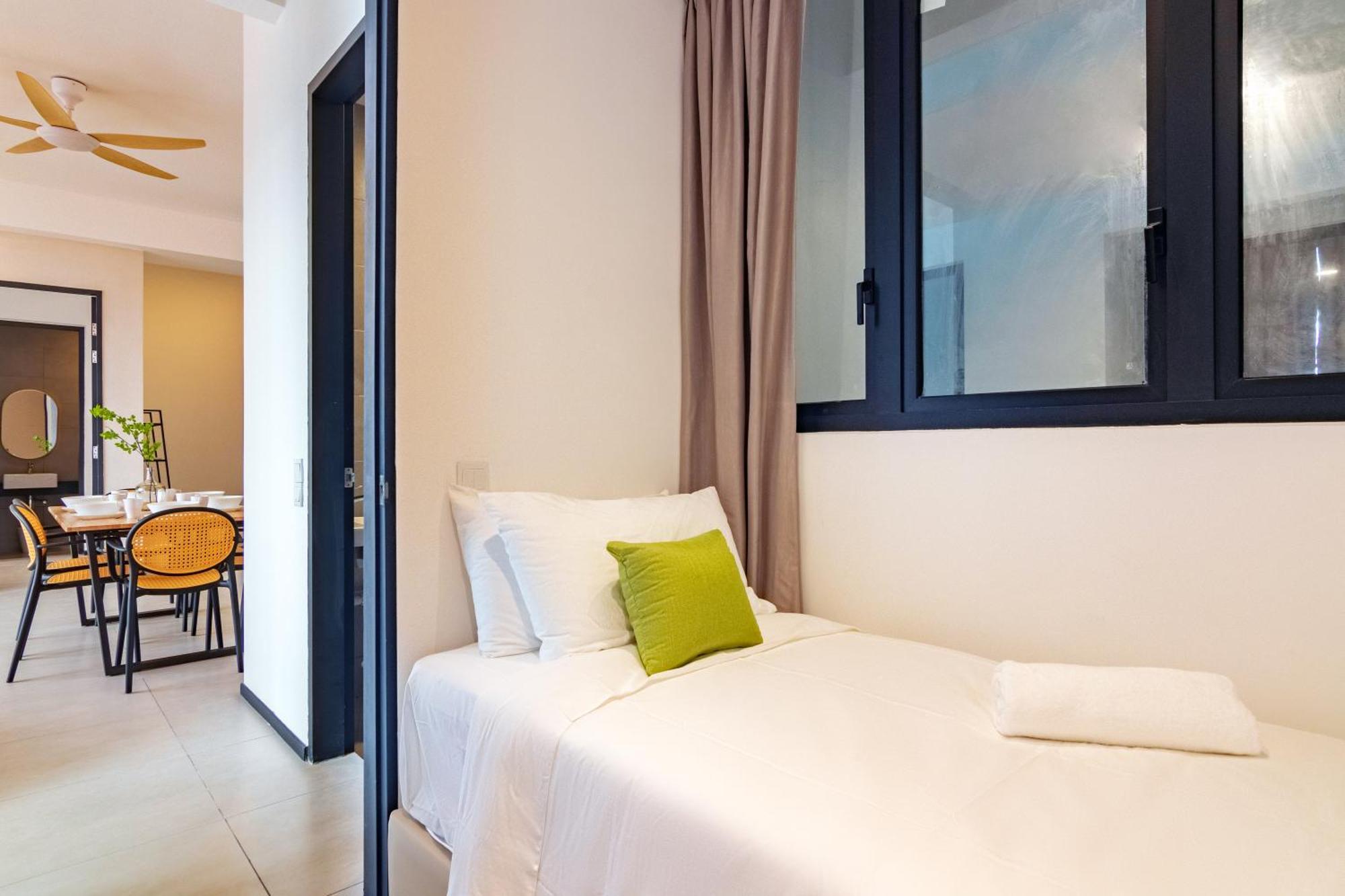 Urban Suites, Signature Collection By Stellar Alv Jelutong